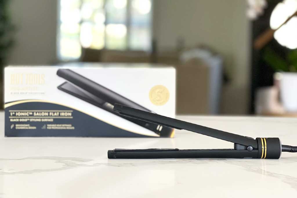 Hot-Tools-Black-Gold-Evolve-Salon-Flat-Iron-review-featured