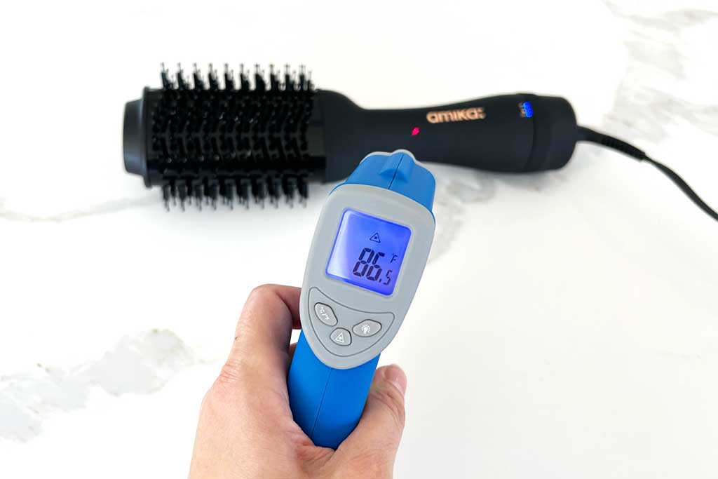 Amika-Hair-Blow-Dry-Brush-handle-temperature