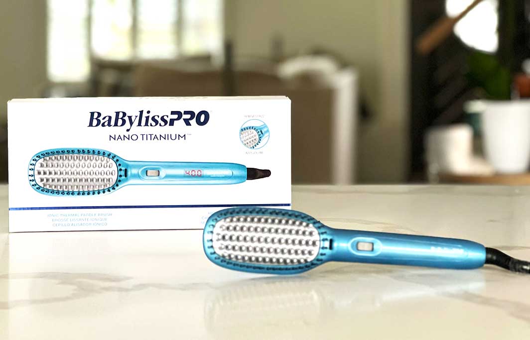 Babylisspro-Nano-Titanium-Paddle-Brush-review-featured