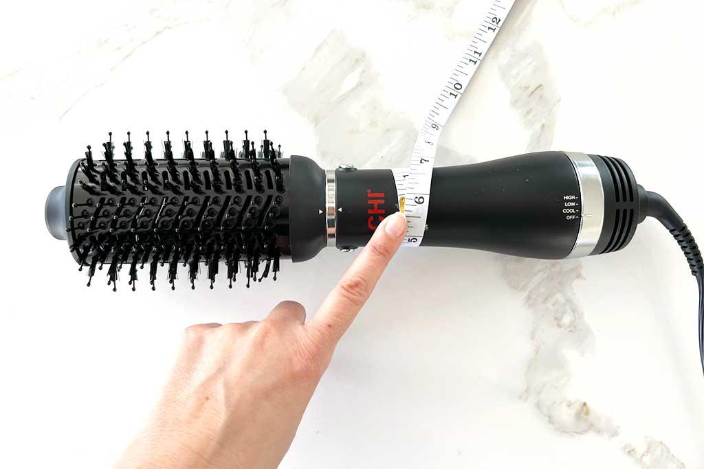 CHI-Volumizer-4-in-1-Ionic-Blowout-Brush-handle-size